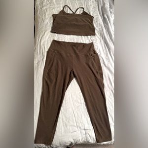 Beyond Yoga Brown built in bra top and leggings XXL